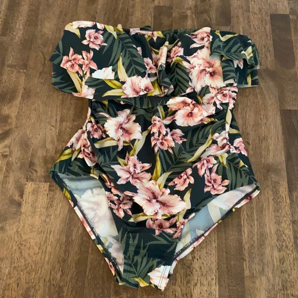 Kona Sol one piece bathing suit. Gorgeous! - Picture 3 of 11